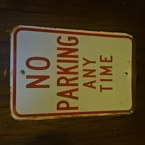 No parking ....(No arrows)